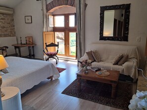 Grand Double Room | Terrace/patio - Maison Bakéa (Cordes-sur-Ciel)