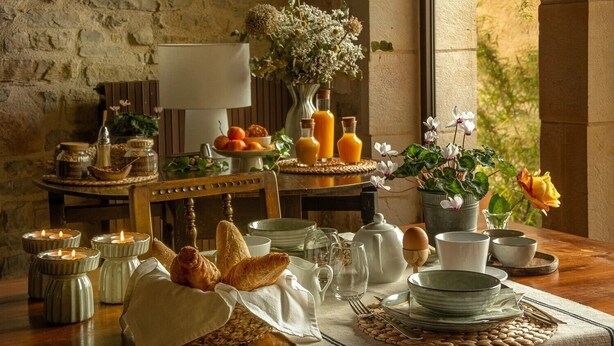 Free daily continental breakfast - Maison Bakéa (Cordes-sur-Ciel)