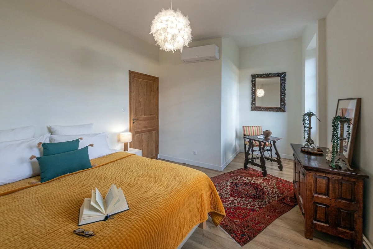 Superior Suite, Valley View | WiFi (free), individually decorated, individually furnished, bed sheets