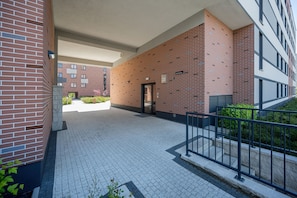 Exterior - Wrocław 2 Sypialnie Garaż by Renters (Wroclaw)