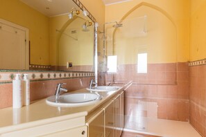 Apartment | Badezimmer