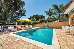 Villa, 4 soverom, tilgjengelighetstilpasset, røyk | Basseng | Utendørsbasseng