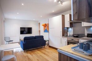 Cabot Mews 34 | Living area