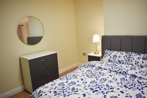 1 chambre, bureau, espace de travail pour ordinateur portable