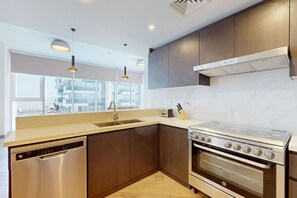 Fridge, microwave, oven, stovetop