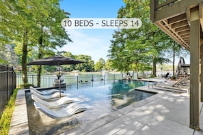 Hus - flera sängar (Niblick on Norman w/Heated Pool & Opt) | Pool | En säsongsöppen utomhuspool