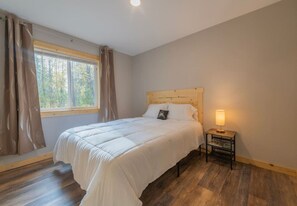 2 slaapkamers, reisbedje, gratis wifi, beddengoed