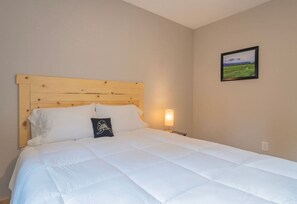 2 slaapkamers, reisbedje, gratis wifi, beddengoed