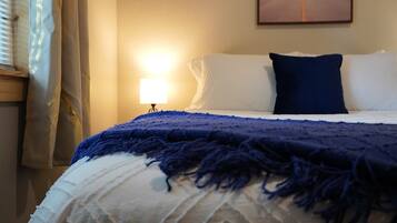 3 bedrooms, desk, travel crib, WiFi