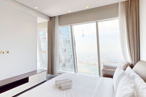 3 bedrooms, iron/ironing board, WiFi, bed sheets