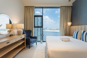 Iron/ironing board, WiFi, bed sheets - Premium Modern 2BR with Comfort | Creek Harbor (Creek Harbour)