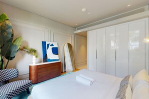 2 室のベッドルーム、デスク、アイロン / アイロン台、WiFi