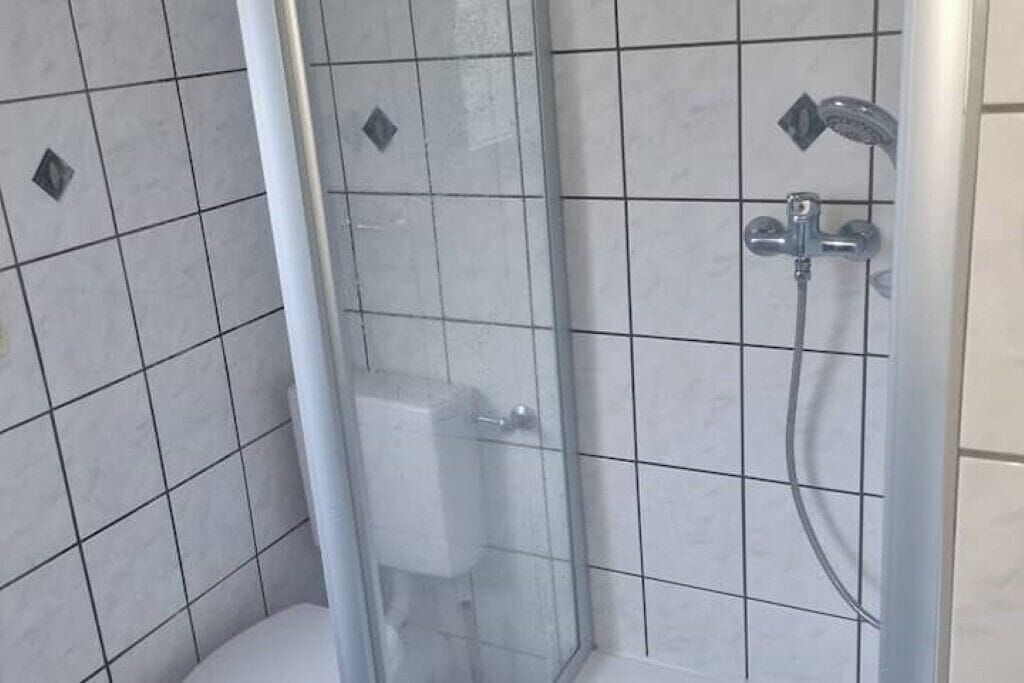 Dusche, Haartrockner, Bidet, Seife