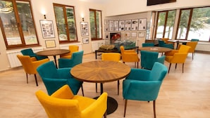 Coin salon dans le hall