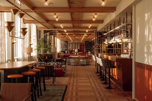 Bar (en el alojamiento)