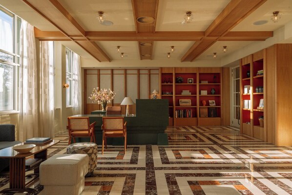 Lobby sitting area - De Plesman Hotel The Hague (The Hague)