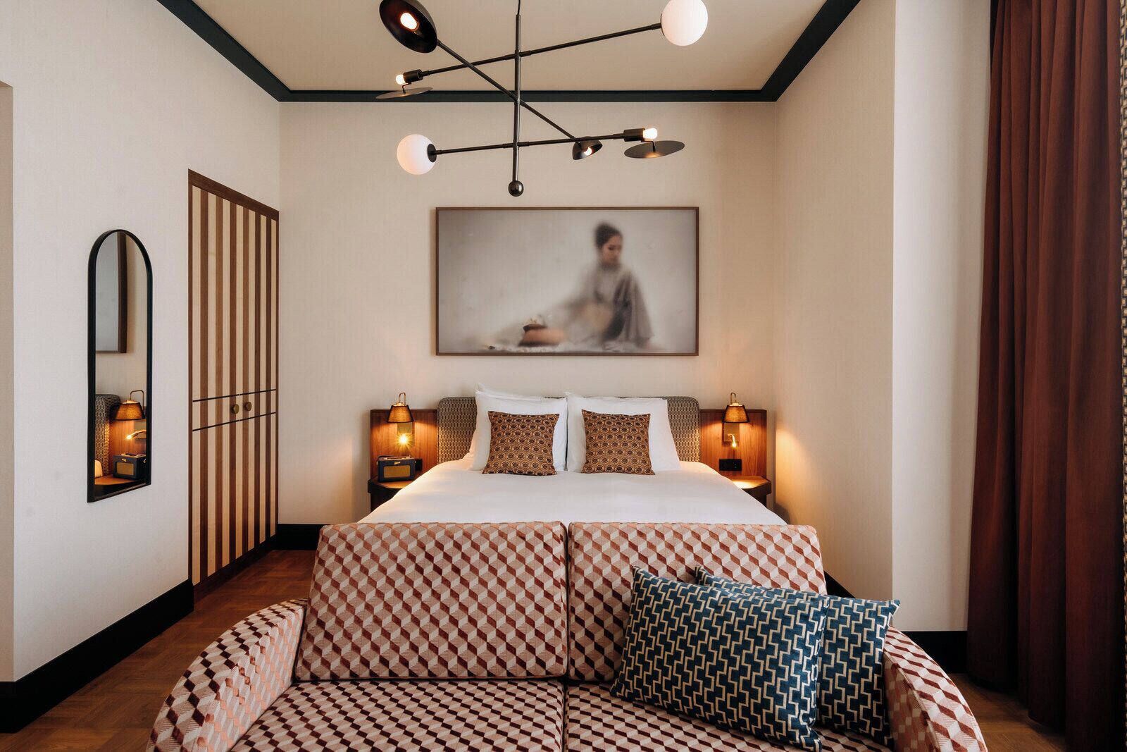 Classic Junior Suite | Hypo-allergenic bedding, in-room safe, soundproofing, iron/ironing board