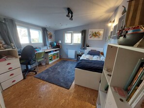 4 chambres, fer et planche à repasser, Wi-Fi, literie fournie
