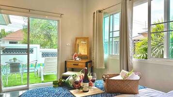 2 bedrooms, in-room safe, desk, free WiFi