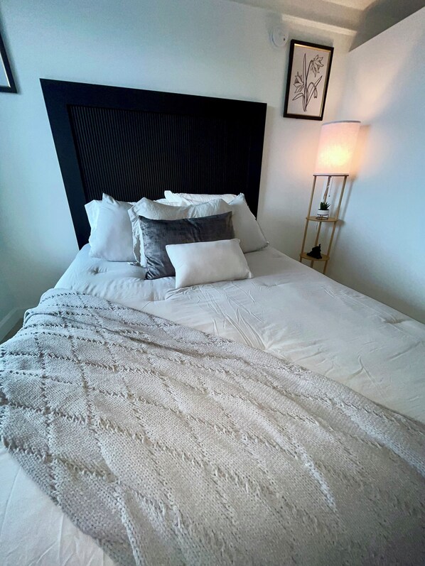 1 habitación, escritorio, tabla de planchar con plancha y wifi gratis