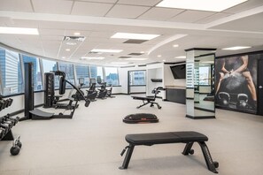 Fitness facility - Furnished Studio – Indoor Pool 2 Blocks from UMMC (Baltimore)