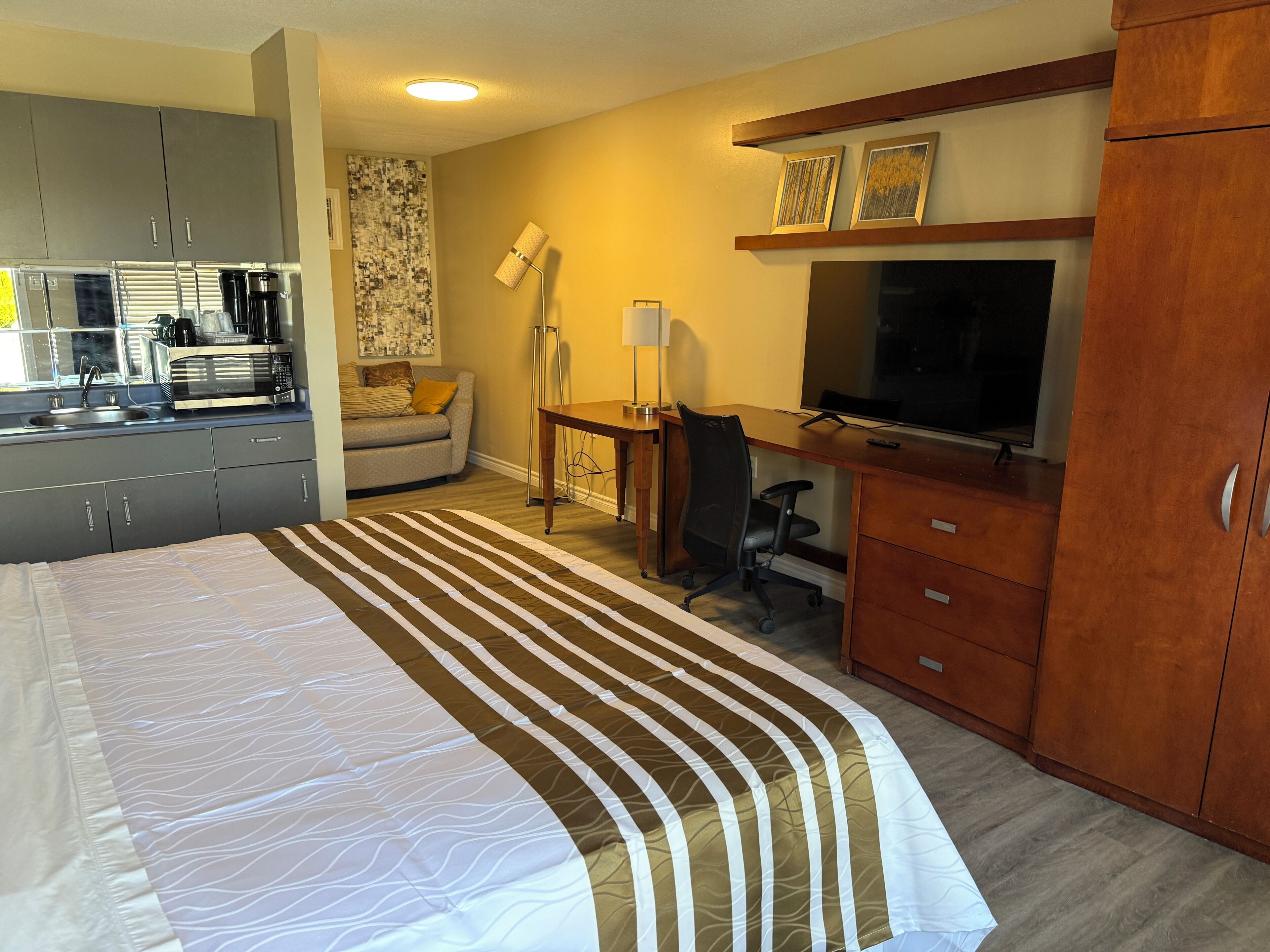 Comfort Single Room, 1 King Bed, Non Smoking