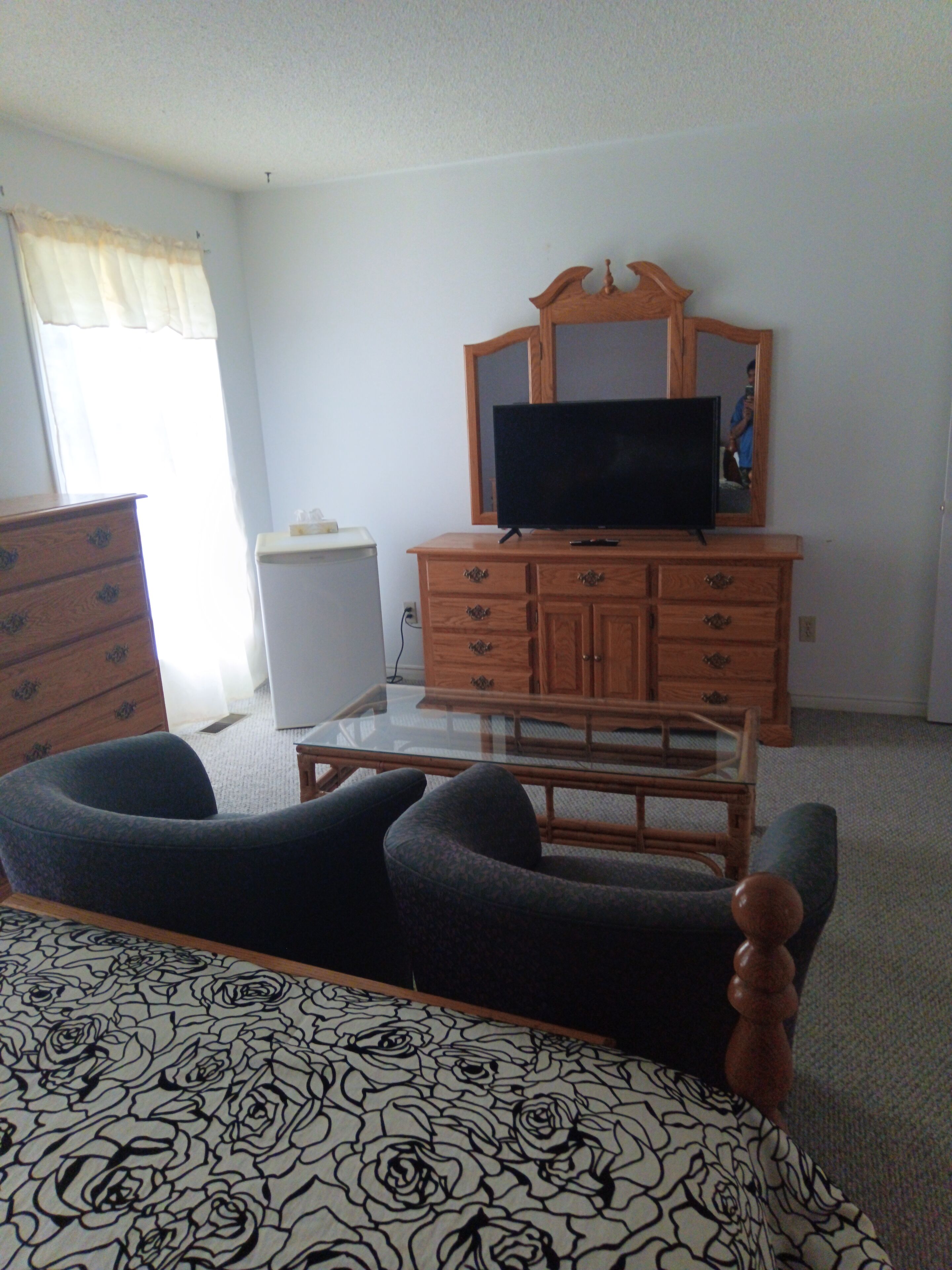 Family Triple Room, Multiple Beds, Non Smoking | Desk, iron/ironing board, free WiFi
