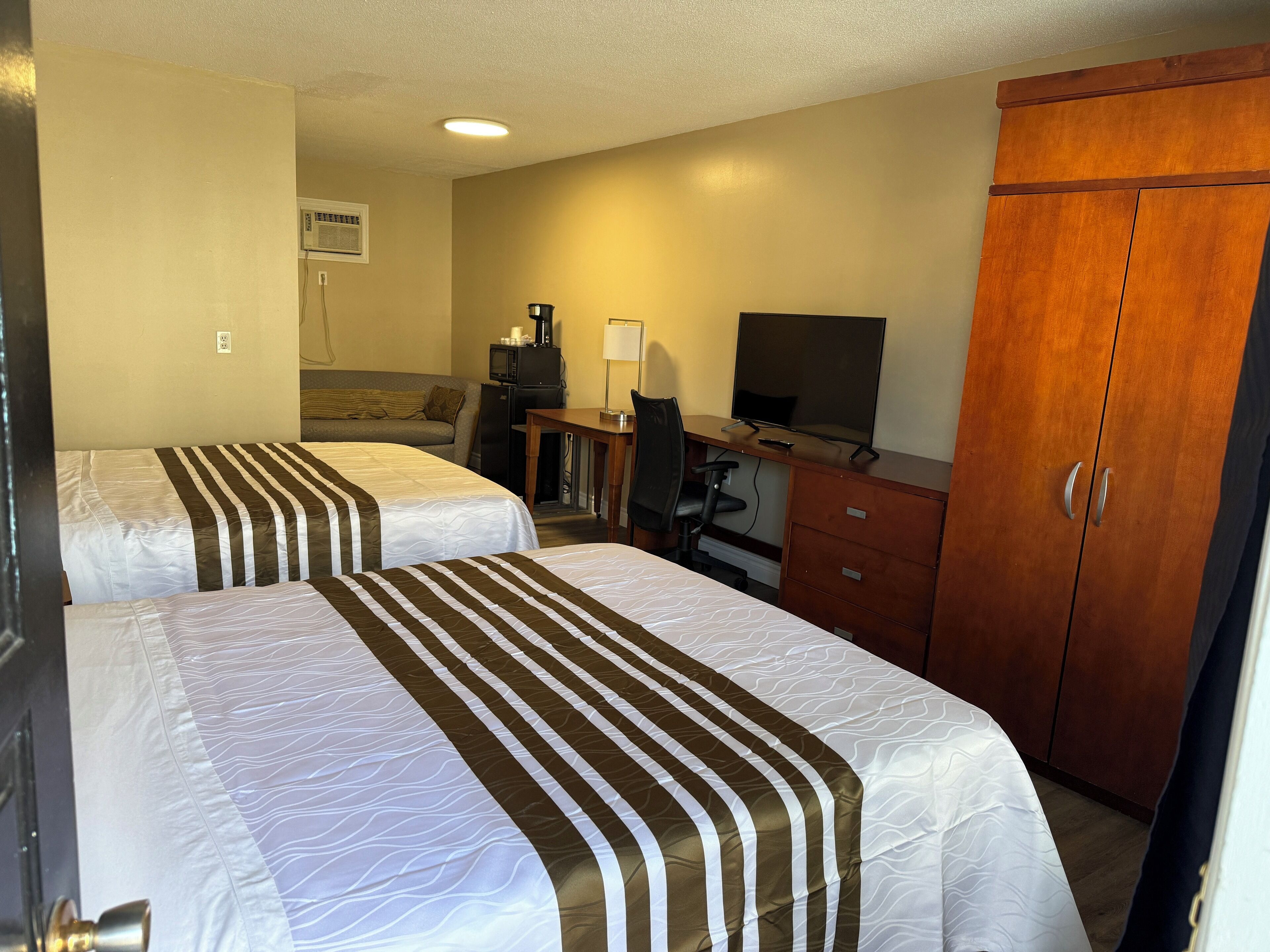 Comfort Double Room, 2 Queen Beds, Non Smoking, Balcony | Desk, iron/ironing board, free WiFi