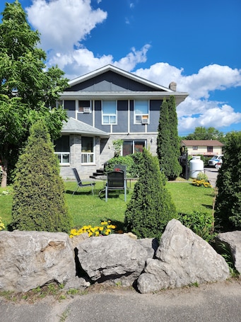 Front of property. Princess Motel