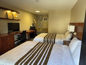 Comfort Double Room, 2 Queen Beds, Non Smoking, Balcony | Desk, iron/ironing board, free WiFi - Princess Motel  (Kawartha Lakes)