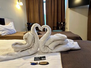 Double Room, City View | Free WiFi - Lions Hotel SRL (Bucharest)