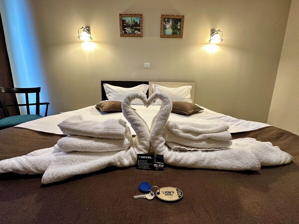 Double Room, City View | Free WiFi - Lions Hotel SRL (Bucharest)