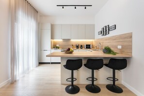 Luxury Apartment, 4 Bedrooms, Balcony, City View | Private kitchen | Fridge, microwave, oven, stovetop - Athenian Modern & Luxury Apartments (Vyronas)