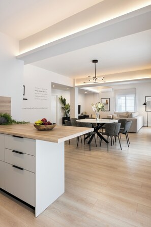 Luxury Apartment, 4 Bedrooms, Balcony, City View | Private kitchen | Fridge, microwave, oven, stovetop - Athenian Modern & Luxury Apartments (Vyronas)