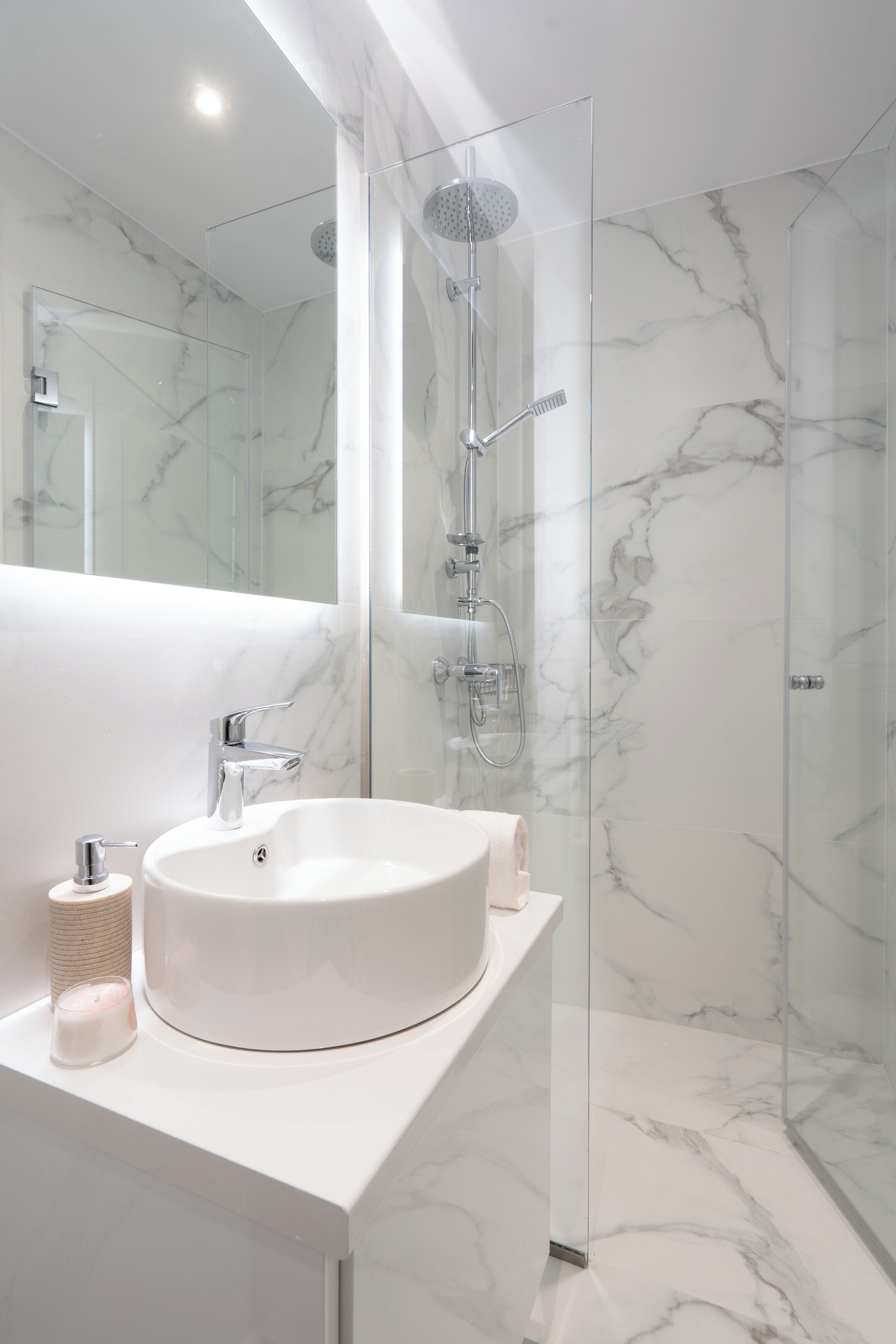 Superior Apartment, 2 Bedrooms, Patio | Bathroom | Shower, rainfall showerhead, free toiletries, hair dryer