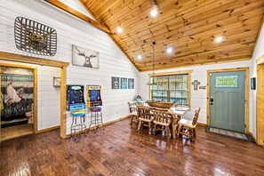 Games room - *Cozy 3BD Cottage w/ HOT TUB! Arcades + Near TOWN* (Sevierville)