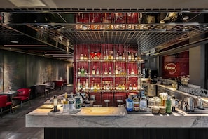 Bar (on property) - Radisson RED Danang (Da Nang)
