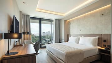 Minibar, caja fuerte, escritorio y espacio para trabajar con un portátil