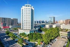 View from property - Hangzhou Huaxi Hotel (Yintai Department Store Linping Branch) (Hangzhou)