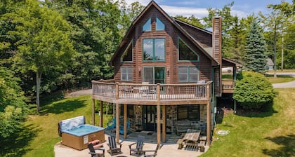 Scenic Retreat w/ Pool Table & Lake Views