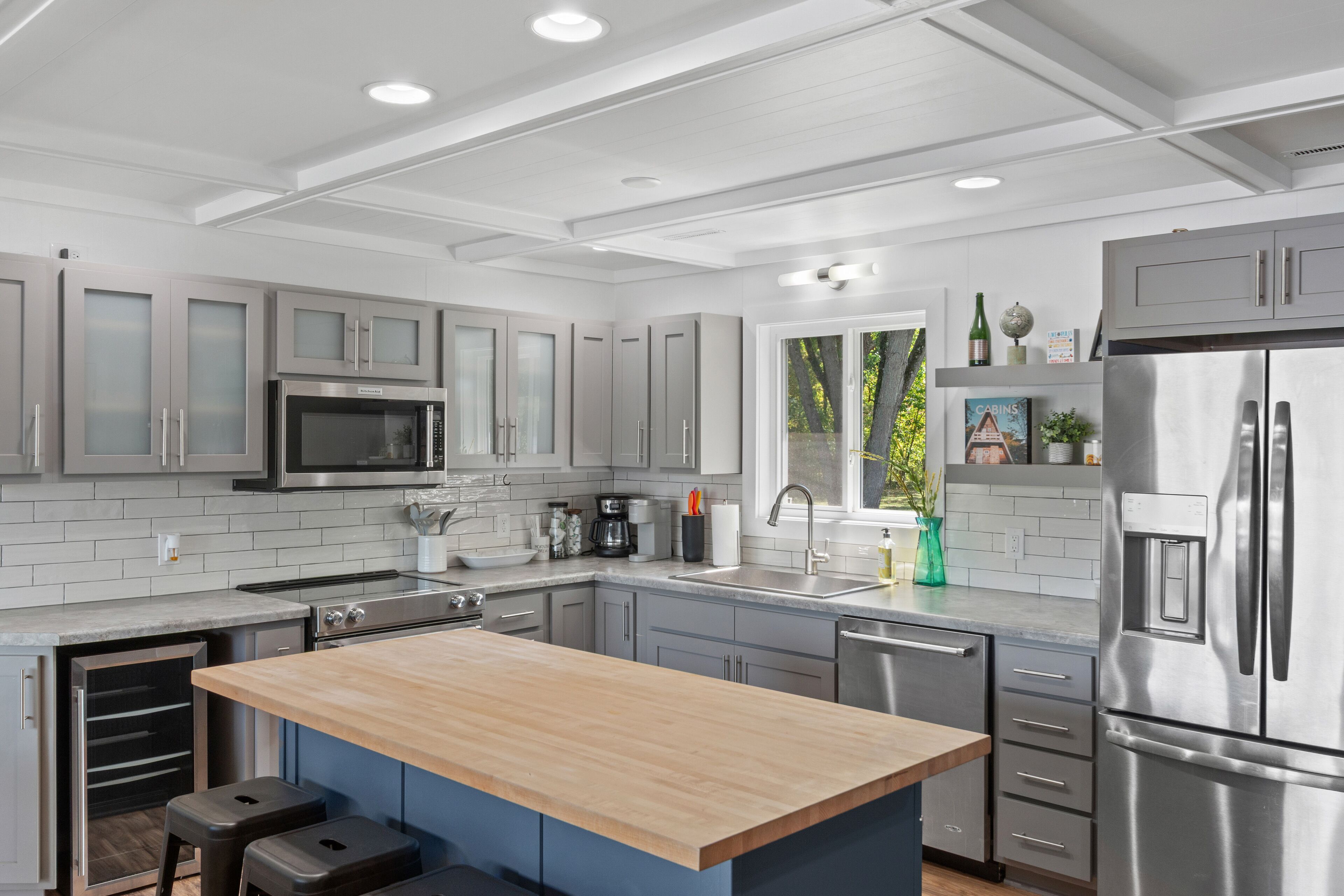 雪櫃、微波爐、焗爐、爐具