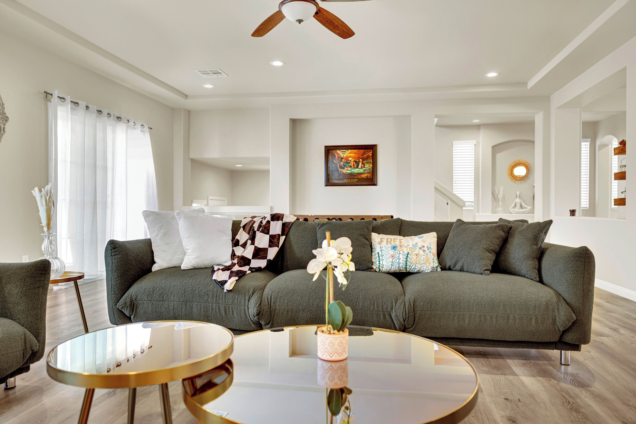 Spacious 4,000 Sq Ft Home 5br 2 Primary Suites Park Across Street Near Strip - Las Vegas