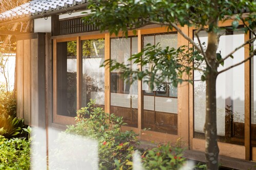 This is tea and retreat luxury vacation rent villa in southern part of kyoto.