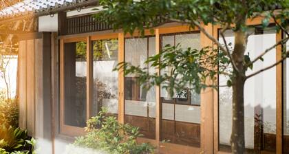 This is tea and retreat luxury vacation rent villa in southern part of kyoto.