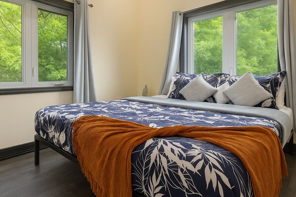 1 bedroom, desk, iron/ironing board, free WiFi