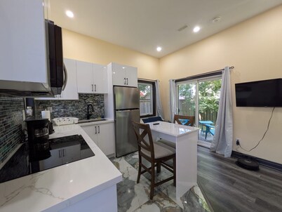 The Grassy Oasis - Garden Suite | King Bed | Detached | Self contained