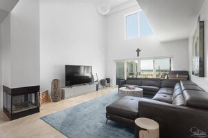 House, Multiple Beds (Portside Villas unit 6) | Living area | TV