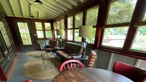 Dining - 2-bedroom cabin nestled in the Adirondack Park (Northville)