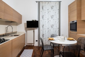 Apartment | Private kitchen | Fridge, microwave, oven, stovetop - Summer Breeze Family Aparment by Wonderful Italy (Bari)
