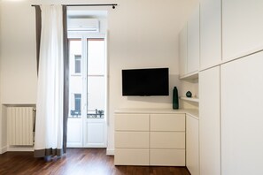 Apartment | 2 bedrooms, iron/ironing board, cribs/infant beds, free WiFi - Summer Breeze Family Aparment  (Bari)